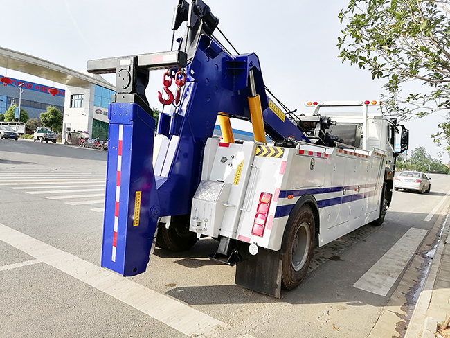 國(guó)六單橋重汽豪瀚拖吊聯(lián)體清障車