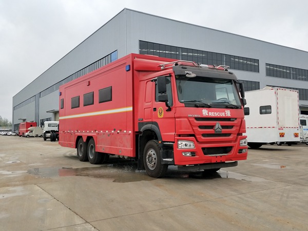 重汽豪沃后雙橋救援宿營(yíng)車（8-24人）