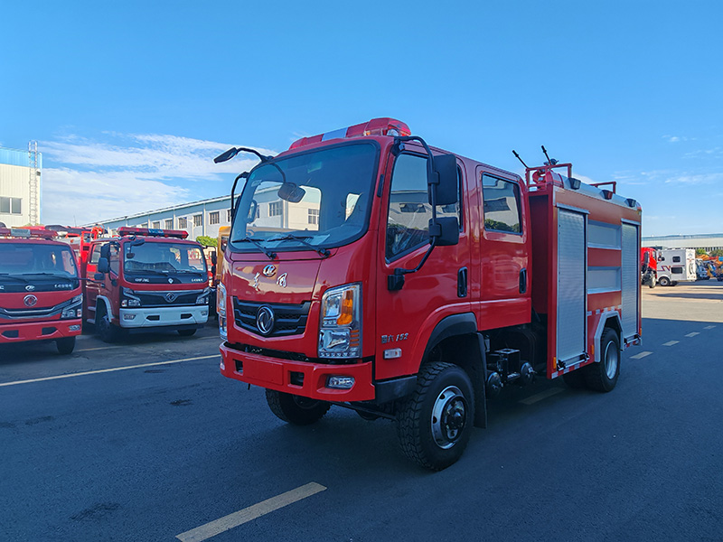 東風(fēng)四驅(qū)3.5噸水罐消防車(chē)（全柴112KW）